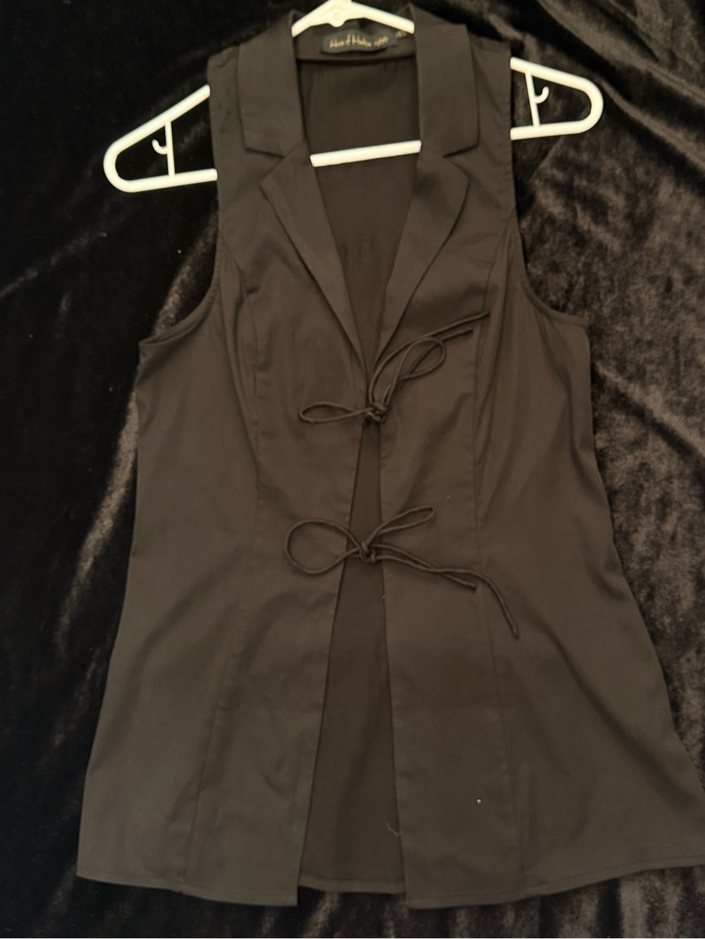 House of Harlow 1960 Black Sleeveless Tie-Front Vest